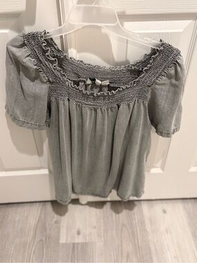 AFF Smocked Off-Shoulder Top - Gray